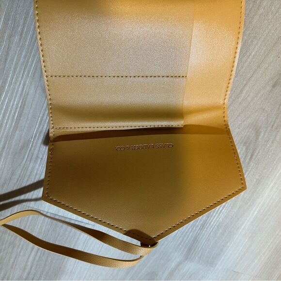 Glass Ladder & Co Katherine Tech Organizer Roll NWT in Honey - Picture 11 of 12